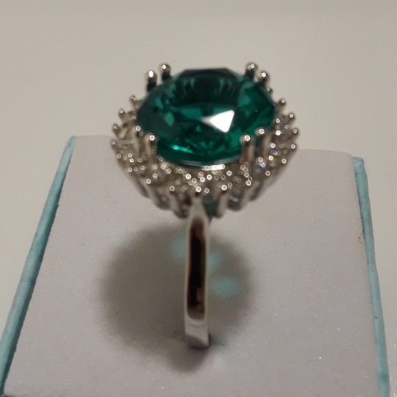 Sterling silver green sapphire ring size 9 and 3/4 - Picture 3 of 5